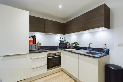 CAM01909G0-PR0088-STILL005