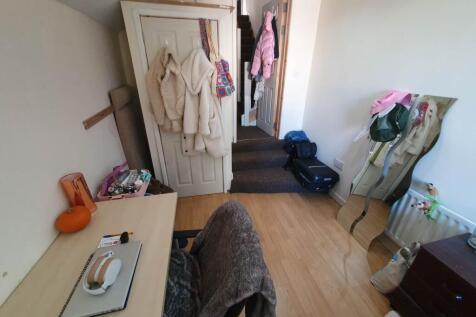 First floor rear bed