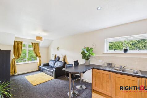 Open Plan Lounge &amp; Kitchen
