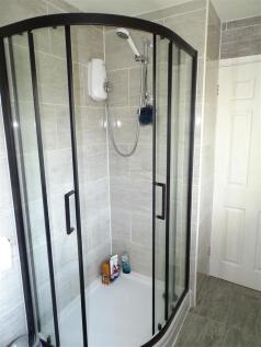 Ensuite Shower Room B