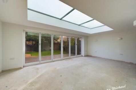 CAM03218G0-PR0473-STILL014