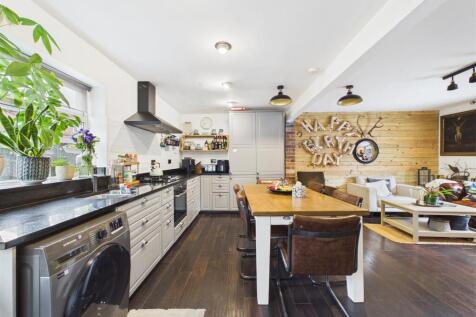 Kitchen/Living area
