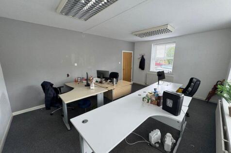 Commercial Property to rent Image 4