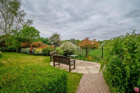 24 Farthings Court-14.jpg