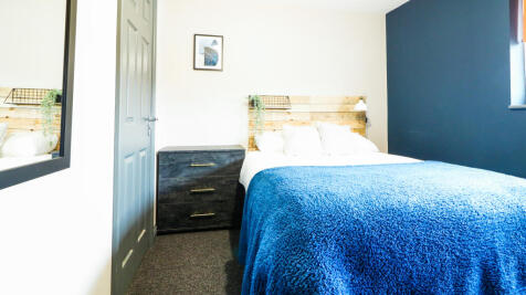 25 Glebe Road Room 6.1.jpg