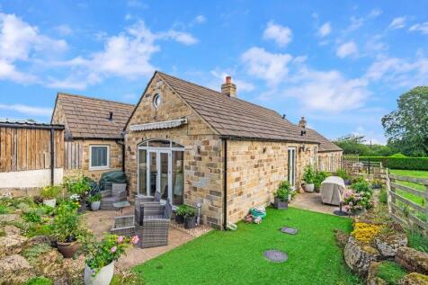 Leeds, LS18 - property photo