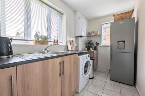 Abbotsbury Court, Horsham, RH13 photo 5