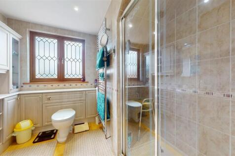 EN SUITE SHOWER ROOM