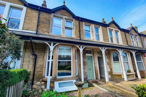 Bay Fronted Terrace