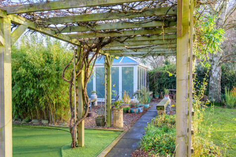 Trellis Arbour 
