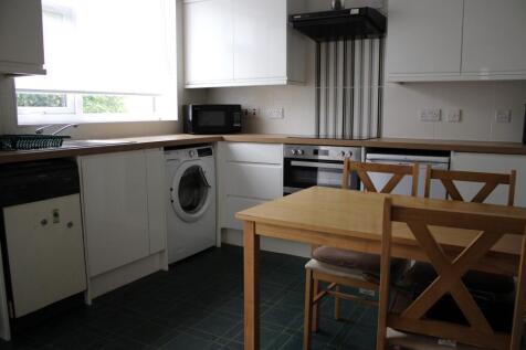 2 bed, 1 bath Detached in Manchester - Photo 5