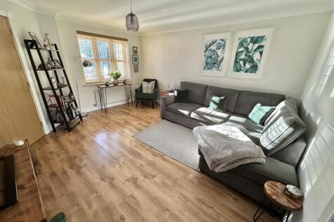 Bramleys Estate Agents - Greenfield View - Batley 