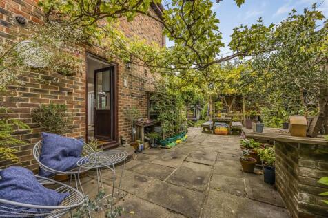 1 Conifer Drive, Hambrook-PorticoMarketing-Nexa-53