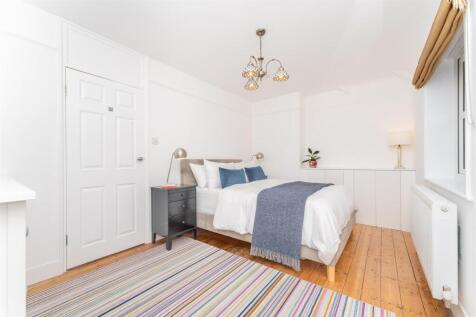 36 Stephenson Bed 1.jpg