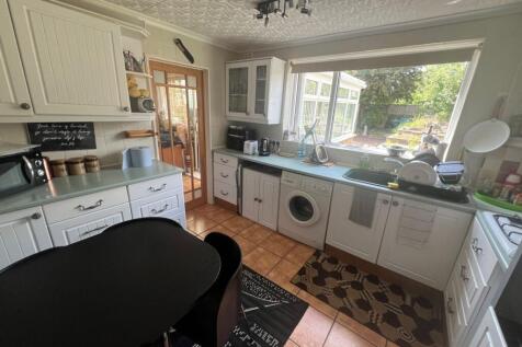 Byron Avenue, Grantham, NG31 photo 3