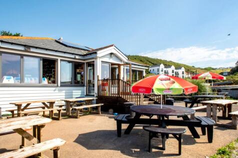 Cafe &amp; Bar