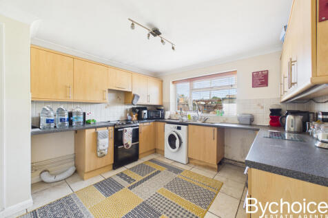 CAM05454G0-PR0199-STILL001