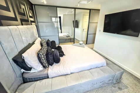 Bedroom1 (3)