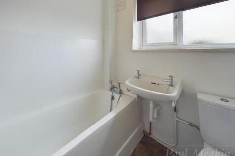 Bathroom..jpg