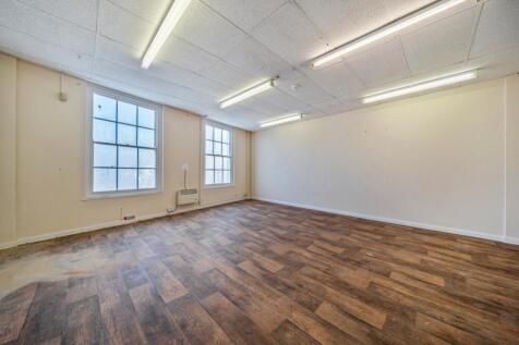 1373395-4-6900a37746d07