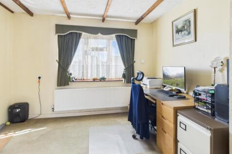 CAM02519G0-PR0343-STILL010