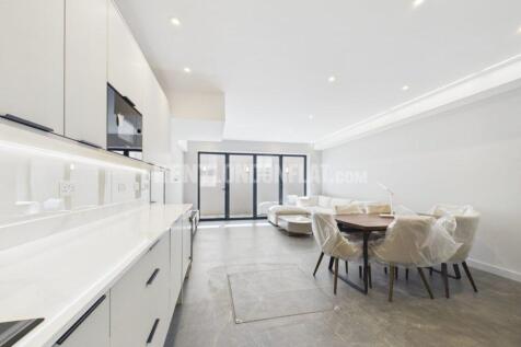 Hackney – 4 Bedrooms Flat photo 4