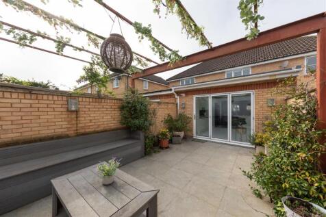 Finch Gardens, E4