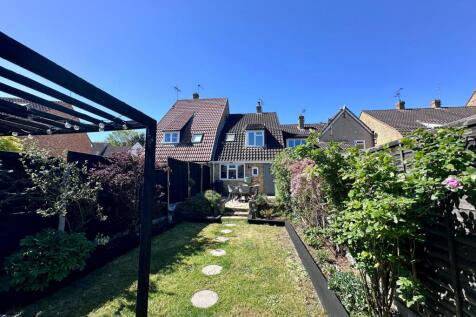 Garden to house