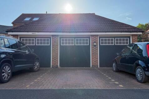 Single Garage &amp; Parking
