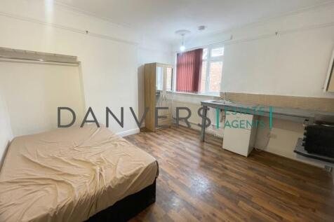 1-bed house on Dumbleton Avenue, Leicester, £470/mo