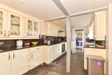 Kitchen/ Dining Room