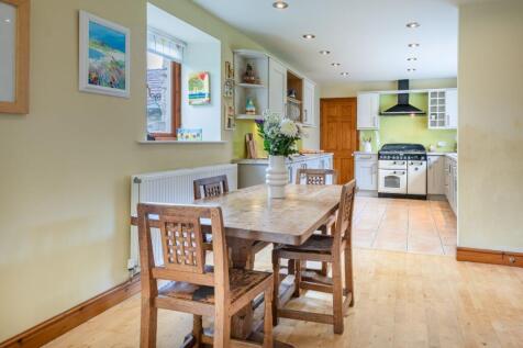 Open plan kitchen / dining room