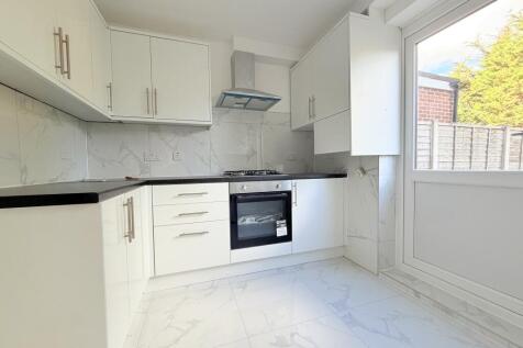 Fully Fitted New Kitchen