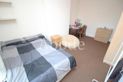 Buckingham Mount, Hyde Park, Leeds photo 2