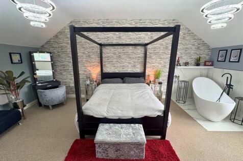 Master Bedroom a (edit).jpg