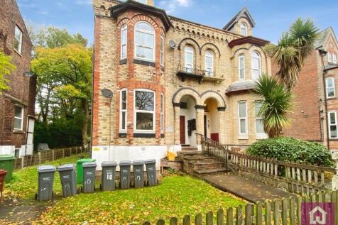 2 Bedroom Flat in M16 8FT
