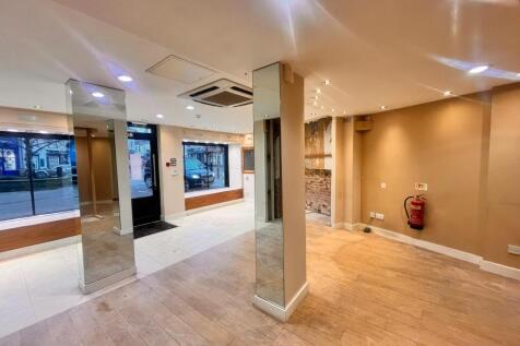 Retail Property (high street) to rent Image 4