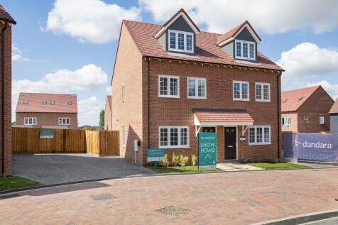 3-bed semi-detached on Bridle Crescent, Braintree, Essex, £1,895/mo