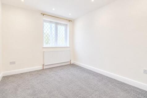 Aspen Park Drive, Watford, Hertfordshire, WD25 photo 5