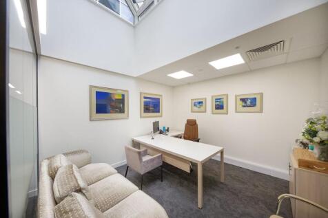 23 buckingham gate 1652 office1.jpg