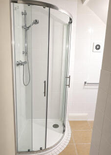 Norwich Avenue West photo 5