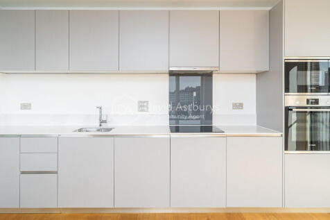 Ferry Lane, Tottenham Hale, London photo 3