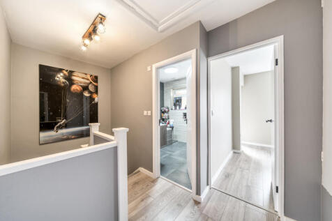 Betley Court, Walton-On-Thames, KT12 photo 4