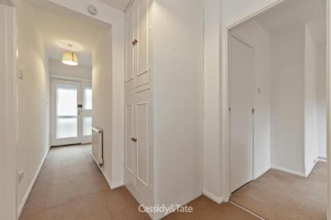 Hazelwood Drive, St Albans photo 4