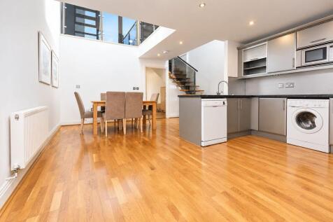 2-bed flat on Rotherhithe Street, SE16, £2,100/mo