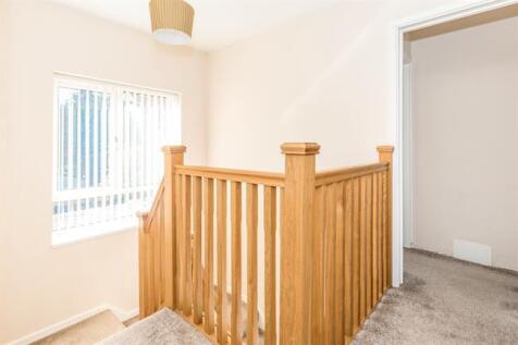 Primrose Avenue, Romford, Essex, RM6 photo 5