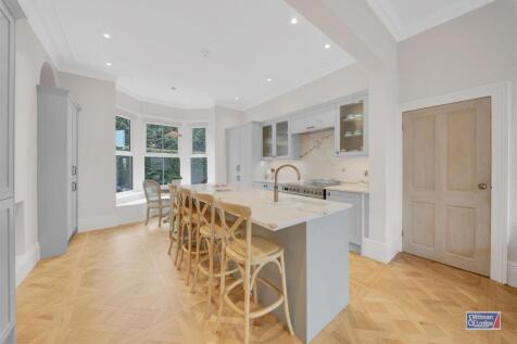 6 Bed, End Terrace, Silsden