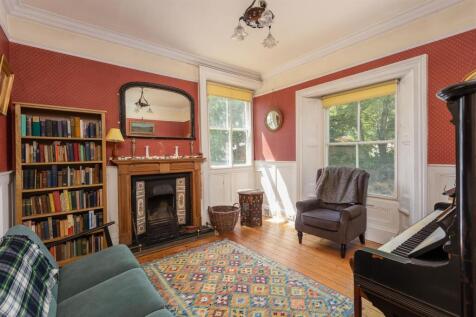 Undercliffe 1 Sitting Room-1.jpg