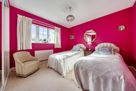 1371251-11-68f8c9...