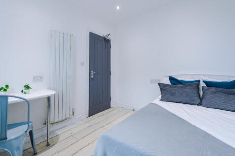 21 Gladstone Terrace bedroom 2